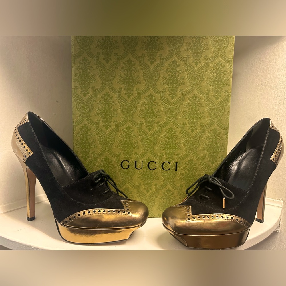 GLAMOROUS AUTHENTIC GUCCI OLD HOLLYWOOD baby Stilettos BLACK/gold suede leather